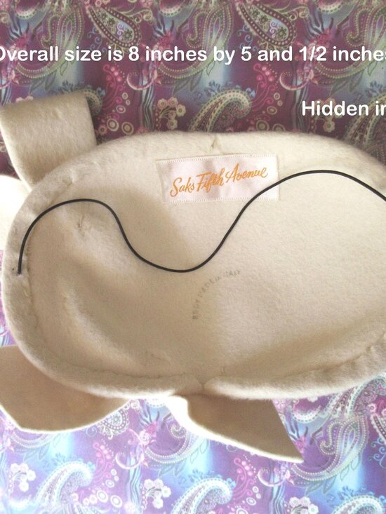 Saks Fifth Avenue VTG hat, Cream color, 2 fabulous flat 6x4\